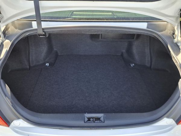 2004 Toyota Crown Majesta V8.Cruise control.Rear camera. Carousel 17