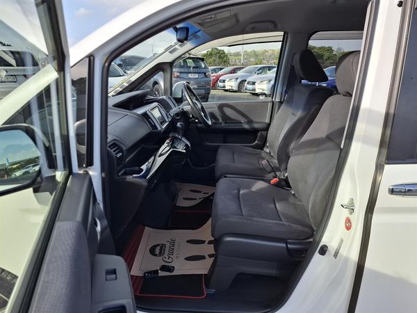 2012 Honda Step Wagon Spada.Towbar.Android/Apple CarPlay.Cruise control.Rear cam.Park sensors. Carousel 4