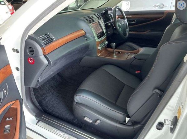 2012 Lexus LS 460 Transit SZ I Package Sun Roof Low km Carousel 9