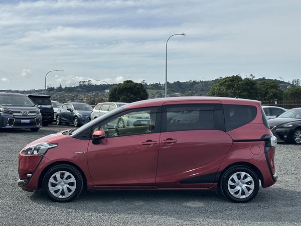 2018 Toyota Sienta Hybrid G.7 seats.Lane assist.Safety radar.Button start. Carousel 14