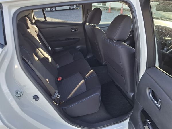2021 Nissan Leaf Arriving April 88,64% Soh G Model 4,5 Grade Carousel 1