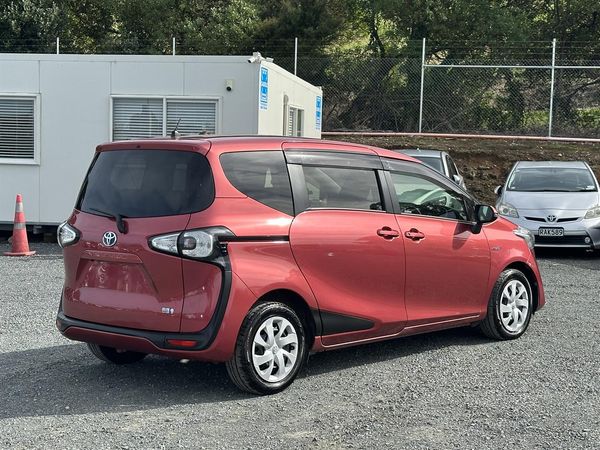 2018 Toyota Sienta Hybrid G.7 seats.Lane assist.Safety radar.Button start. Carousel 17