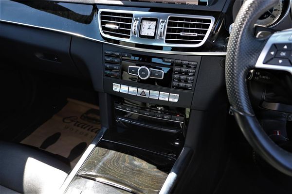 2013 Mercedes-Benz E 350 AMG.Alarm.Leather.Rear camera.10 SRS Airbags. Carousel 7