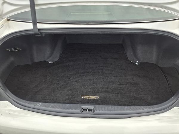 2005 Toyota Crown Athlete.Sunroof.Cruise control.LOW KM. Carousel 16