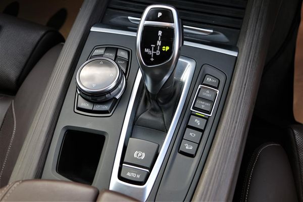 2014 BMW X5 35i.Harman/Kardon.Sunroof.360°camera.Alarm.LOW KM. Carousel 8