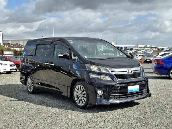 2013 Toyota Vellfire Golden Eye.Park sensors.Rear cam.Cruise control.8 Airbags.