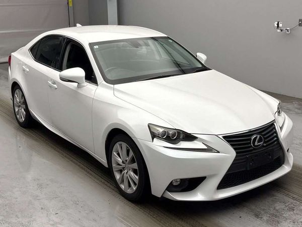 2015 Lexus IS 300h Transit Hybrid Cruise control