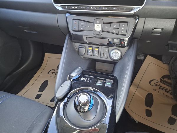 2021 Nissan Leaf 40KW.SOH89%.Android/ApplePlay.10 Airbags.Cruise control.Park sens.Rear cam. Carousel 7