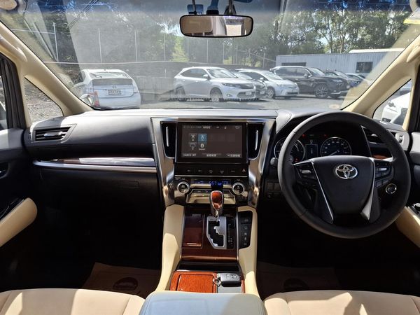 2016 Toyota Vellfire Hybrid.Radar cruise.Rear camera.Park sens.8 Airbags. Carousel 7
