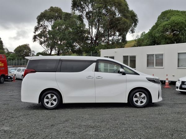 2018 Toyota Alphard 8 seater.Rear camera.8 SRS Airbags. Carousel 17