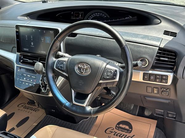 2017 Toyota Estima Aeras.Leather.Safety radar.Cruise control.Lane assist.Rear cam. Carousel 8