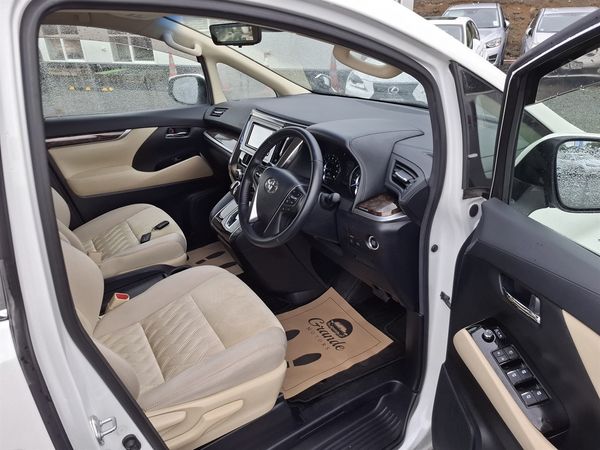 2018 Toyota Alphard 8 seater.Rear camera.8 SRS Airbags. Carousel 2