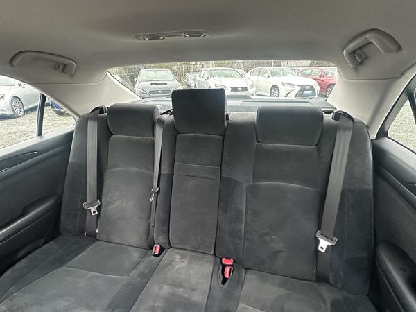 2005 Toyota Crown Athlete.50th Anniversary.Cruise control.Rear camera. Carousel 4