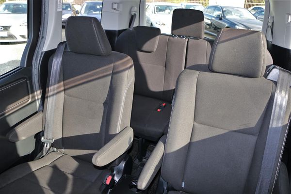 2016 Toyota ESQUIRE Hybrid.7 seats.Cruise control.Rear cam.Electric doors. Carousel 4