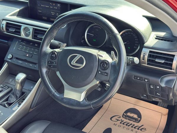 2015 Lexus IS 300h Hybrid.Sunroof.Cruise control.Alarm.10 Airbags.Rear camera.Park sens. Carousel 7