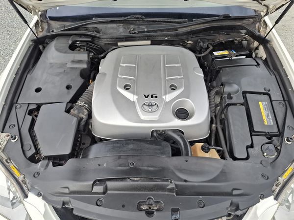 2005 Toyota Crown Athlete.Sunroof.Cruise control.LOW KM. Carousel 8
