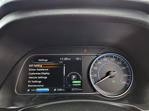 2022 Nissan Leaf 90.10% Soh low km Carousel 9