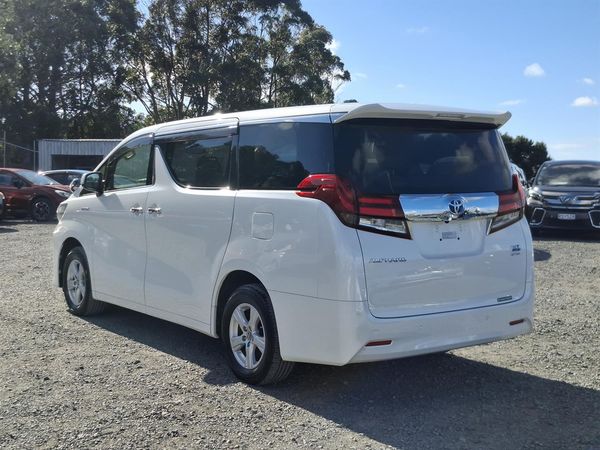 2017 Toyota Alphard Hybrid.Cruise control.Rear camera.Parking sensors. Carousel 15