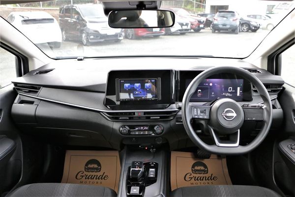 2022 Nissan Note E-power.Rear camera.Lane assist.Safety radar.Park sensors.Button start. Carousel 4