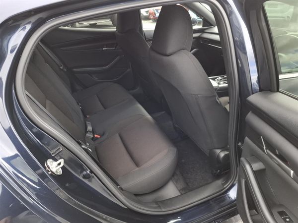 2023 Mazda 3 HUD.Rear camera.Radar cruise.Park sensors. Carousel 3