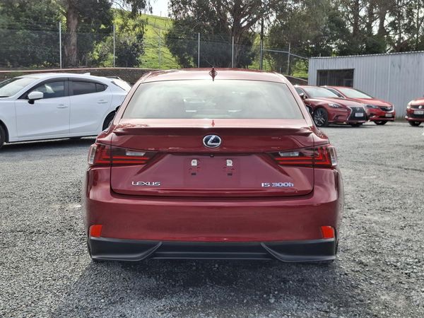 2014 Lexus IS 300h F-Sport.Blind spot.Radar cruise.Alarm.Leather.10 SRS Airbags. Carousel 13