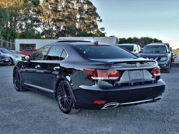 2015 Lexus LS 460 F-Sport.Sunroof.Leather.Radar cruise. Blind sport.Alarm.10 Airbags. Carousel 15