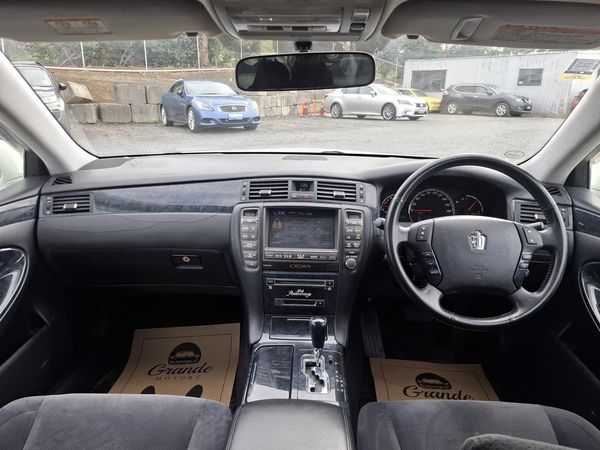 2005 Toyota Crown Athlete.Sunroof.Cruise control.LOW KM. Carousel 5
