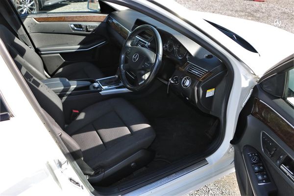 2011 Mercedes-Benz E 250 Wagon.Rear camera.Alarm.New tires.LOW KM. Carousel 2