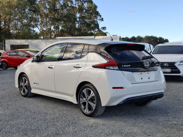 2022 Nissan Leaf 90.31% Soh G English display Grade 5 Carousel 9