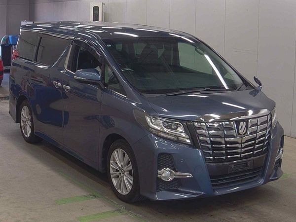 2015 Toyota Alphard 7 seats.Cruise control.Park sensors.Rear cam.Elec doors.Alarm.