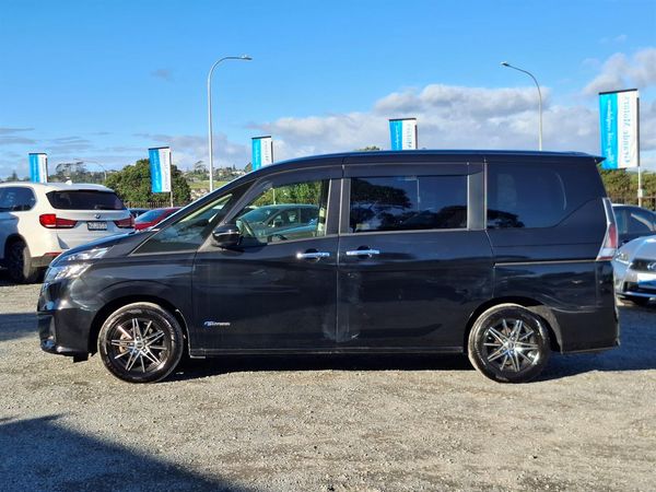 2017 Nissan Serena Hybrid.8 seats.Rear cam.Cruise control. Carousel 14