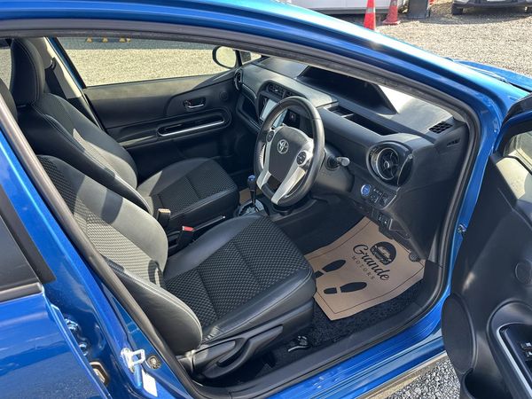 2015 Toyota Aqua Urban.Rear camera.Button start.Alloys.New tires. Carousel 1