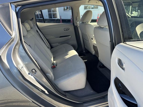 2017 Nissan Leaf 30KW.SOH 75%.BOSE.360°camera.Cruise control. Carousel 2