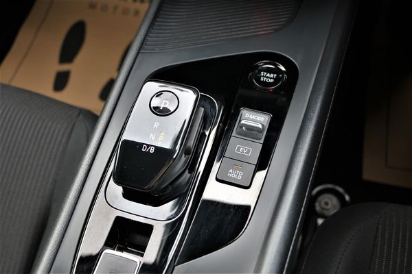 2022 Nissan Note E-power.Rear camera.Lane assist.Safety radar.Park sensors.Button start. Carousel 6