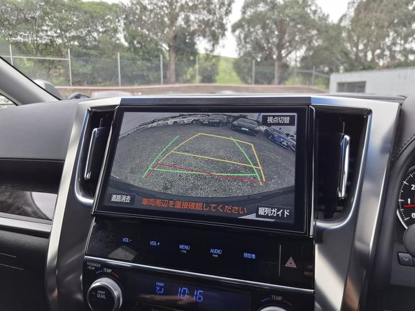 2016 Toyota Vellfire Rear camera.Electric doors.Rea cam.8 Airbags. Carousel 9