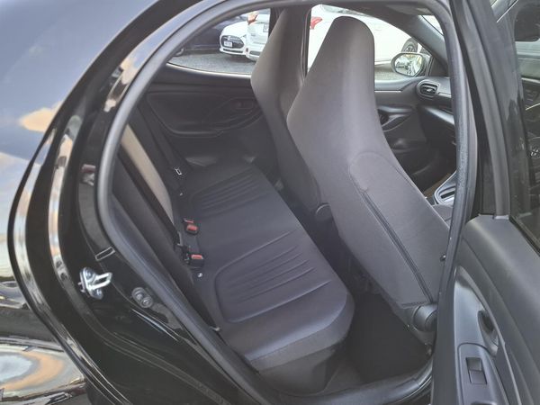 2022 Toyota Yaris Hybrid.Radar cruise.Lane assist.Park sensors.Alarm.Button start. Carousel 2