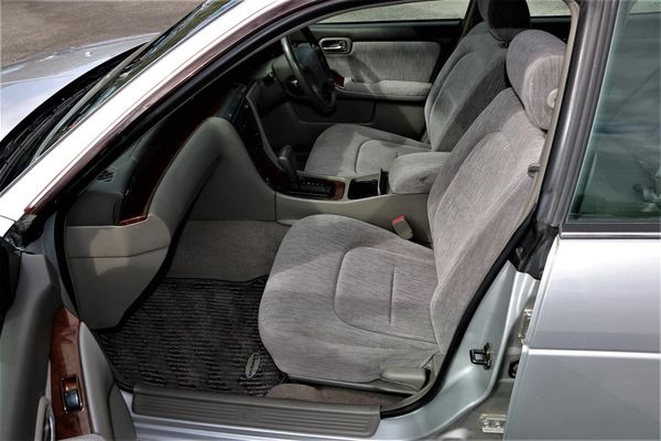 1999 Nissan Laurel Medalist. Carousel 2