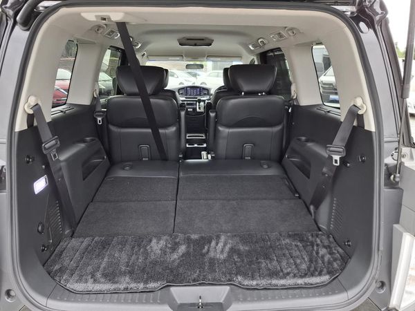 2013 Nissan Elgrand 250 Highway star.Rear camera.Button start. Carousel 1
