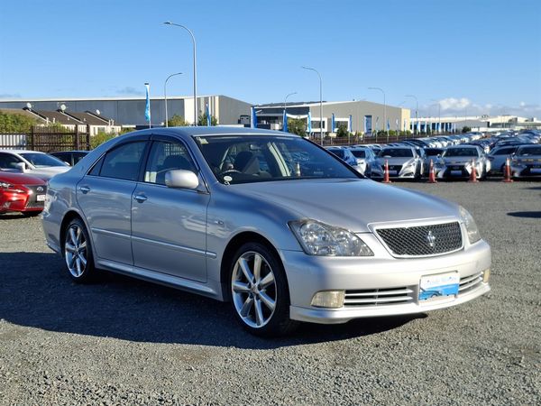 2005 Toyota Crown Athlete.50th Anniversary.Rear cam.Cruise control.