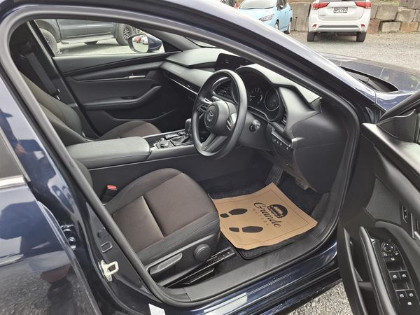 2023 Mazda 3 HUD.Rear camera.Radar cruise.Park sensors. Carousel 2