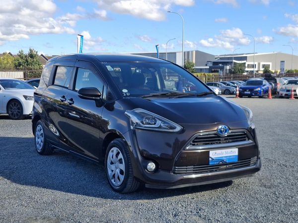 2016 Toyota Sienta Hybrid G.7 seats.Lane assist.Safety radar.Button start. Carousel 11