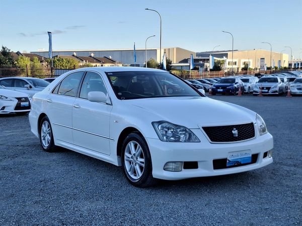 2006 Toyota Crown Athlete.Cruise control.Rear camera.