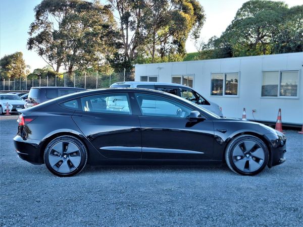 2021 Tesla Model 3 STANDARD RANGE PLUS. PANOROOF. Carousel 16
