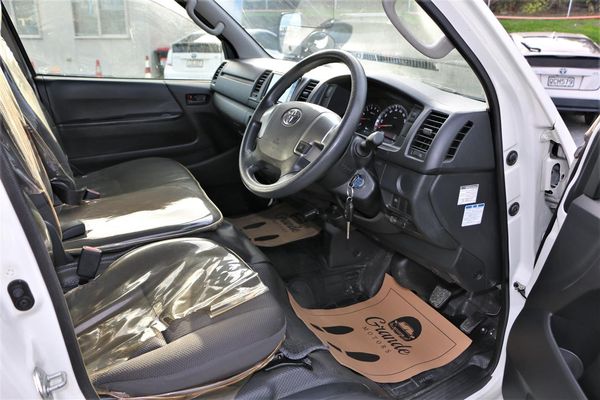 2020 Toyota Hiace DX.Safety radar.Alarm.1000kg capacity.Lane assist. Carousel 1