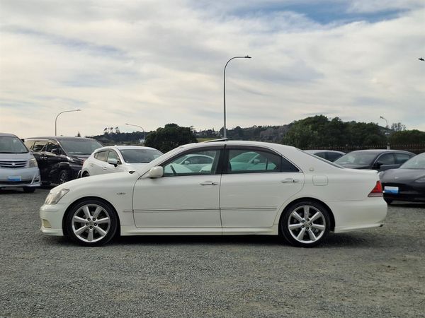 2005 Toyota Crown Athlete.Sunroof.Cruise control.LOW KM. Carousel 11