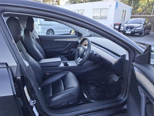 2021 Tesla Model 3 STANDARD RANGE PLUS. PANOROOF. Carousel 1