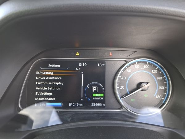 2022 Nissan Leaf 90.31% Soh G English display Grade 5 Carousel 2