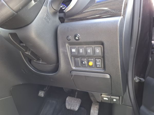 2012 Nissan Elgrand Highway star.Rear camera 7 Seats Carousel 9