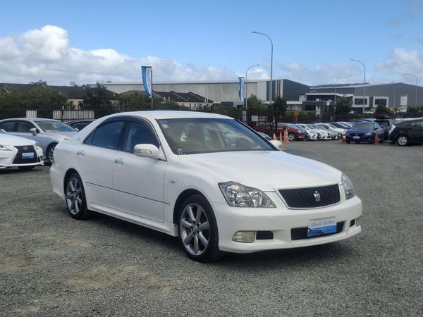 2006 Toyota Crown Athlete.Cruise control.Rear camera.10 Airbags.