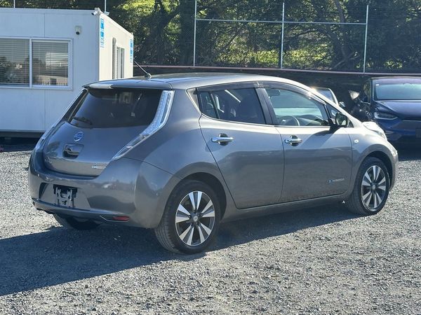 2017 Nissan Leaf 30KW.SOH 75%.BOSE.360°camera.Cruise control. Carousel 17